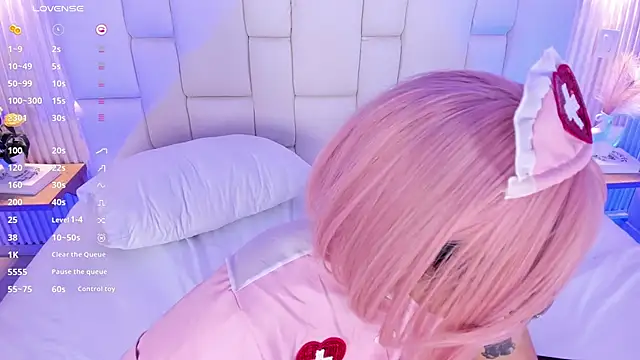 NanaOsaky webcam
