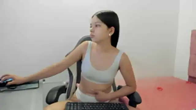 shy_luna18 webcam