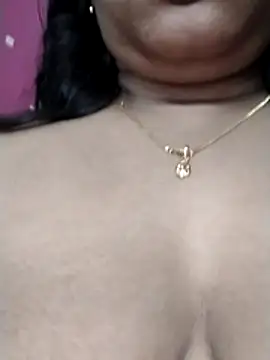 pinkisaha75 webcam
