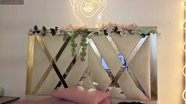 MILAH_TAY webcam