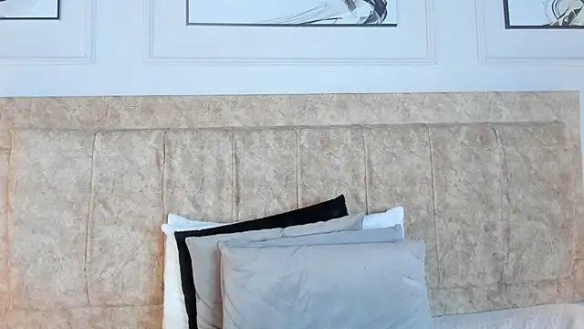 zoe_moon__ webcam