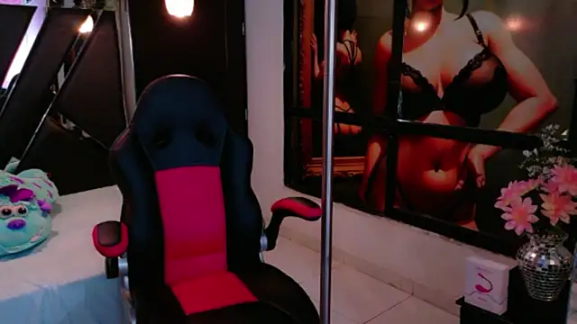 Ivony_Giselle webcam