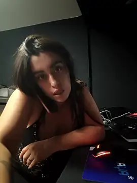 MissNyraSecret webcam