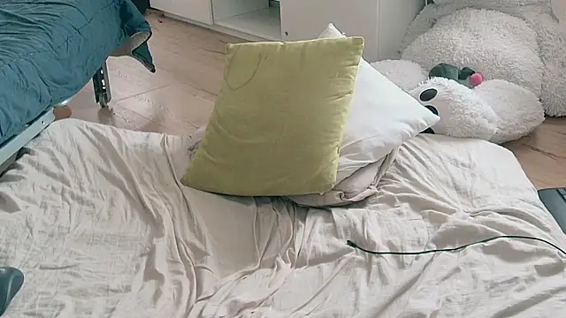 CeriseLapine webcam