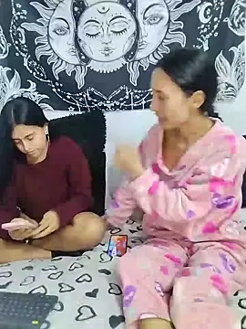 emily_n_abby webcam