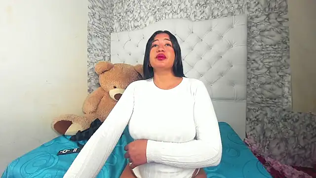 Mia_Miller001 webcam
