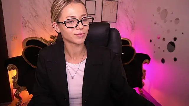 DoveLovee webcam