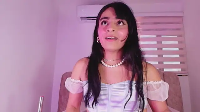 Malaia_thompson_ webcam