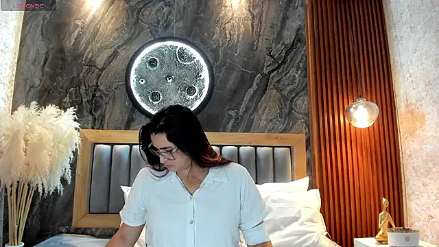 BellaPeers_ webcam