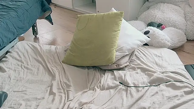 CeriseLapine webcam