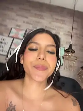 CherrySmirkXXX webcam