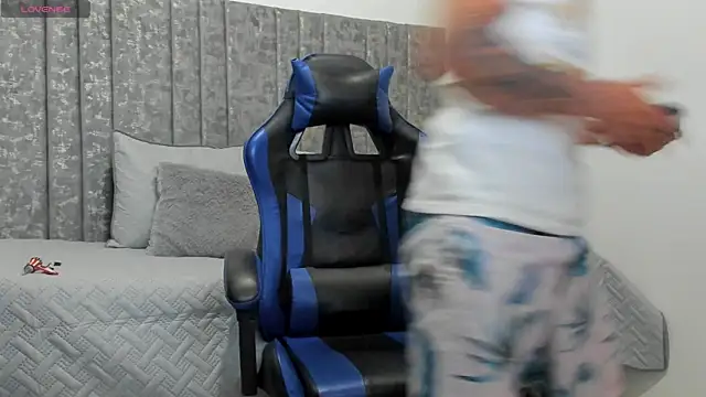Calvin_Hunter webcam
