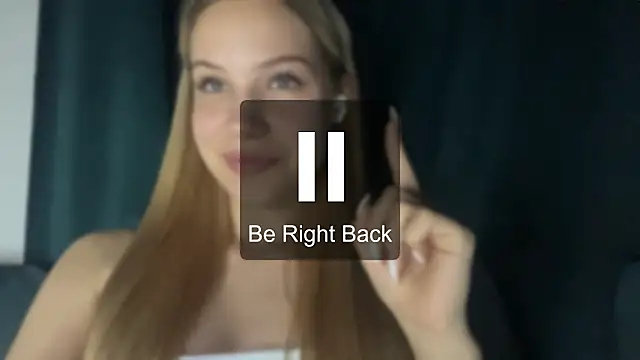 BlondeDoes webcam