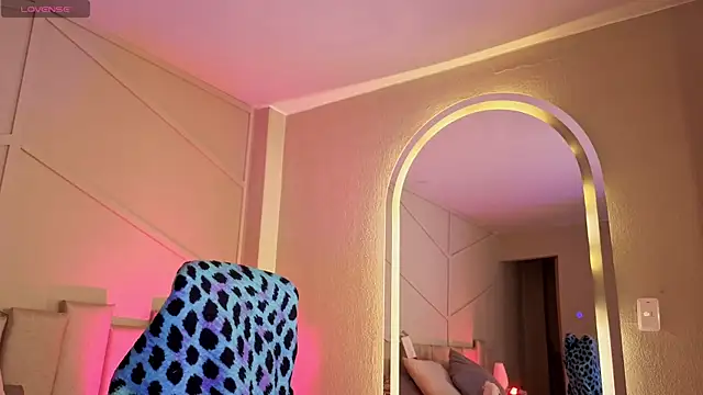Rossiee_huntt webcam