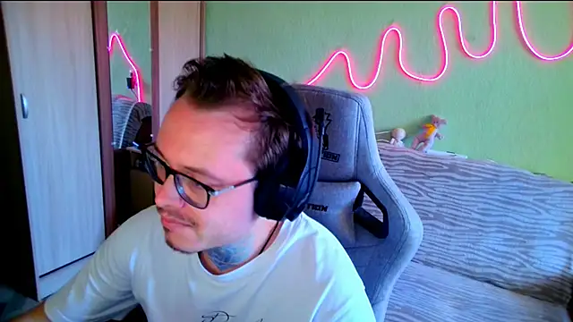 MeLanXolik webcam