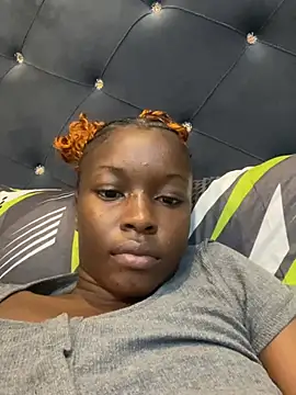 SassyPaulette webcam