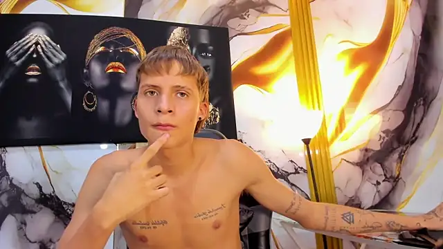 mono_blonde (M twink) - kiss my chest