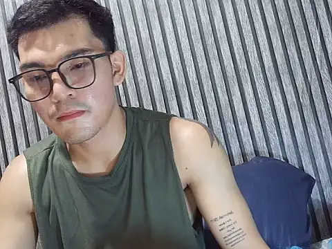 divesomnibus (M young) - who is the first person can make me cum