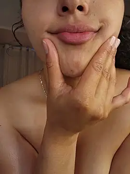 Lucy_Marin webcam