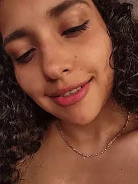 Lucy_Marin webcam