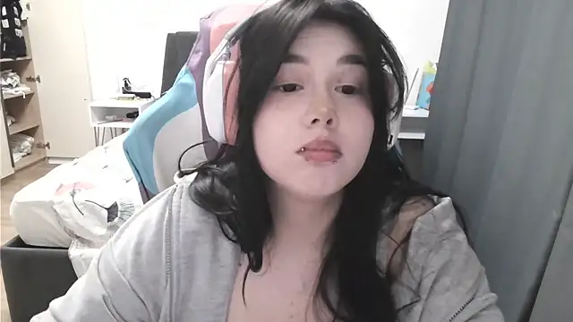 LunarMia webcam