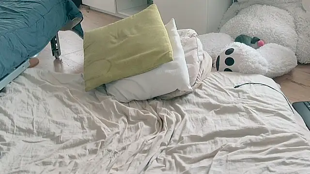 CeriseLapine webcam