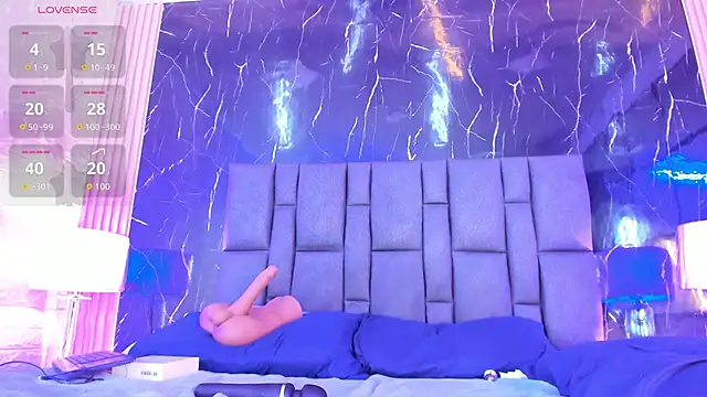 BustyGlow webcam