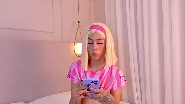 ZoeyPetit webcam