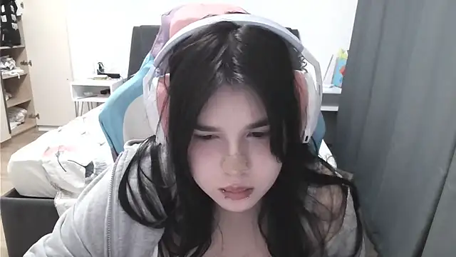 LunarMia webcam