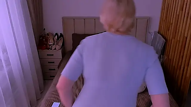 sabrinamacmarren webcam