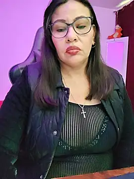 esmeralda_milf webcam