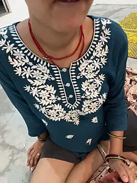 Pooja_Love143 webcam