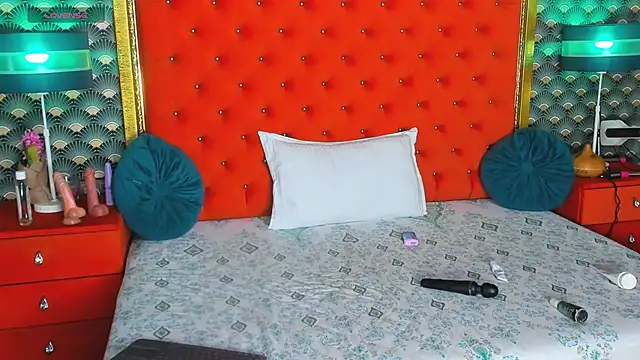 VallerieJones webcam