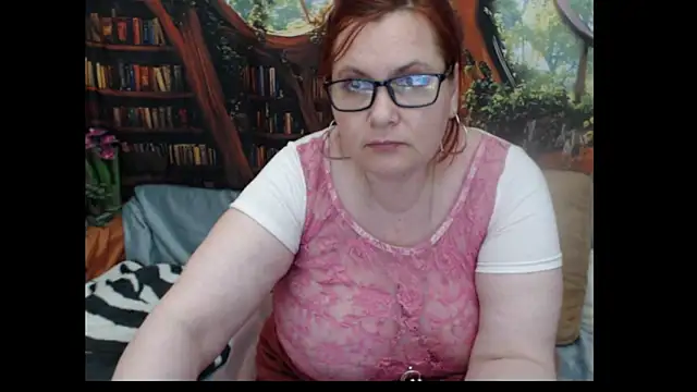 PlayfullMature webcam
