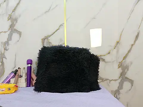 KarlaSmith__ webcam