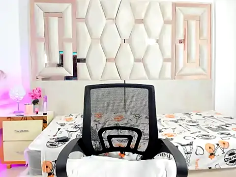 OnlySofiaX webcam