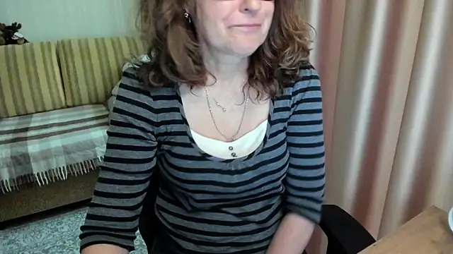 lauraoven webcam