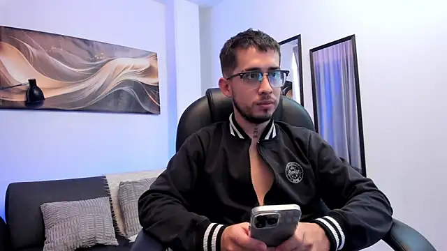 Tommas_Jhonson webcam