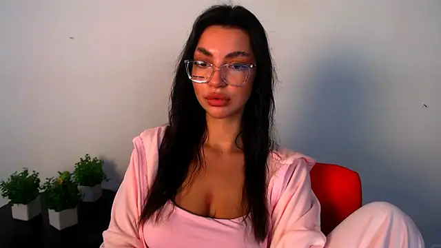 Lexi_Jous body oil cam room