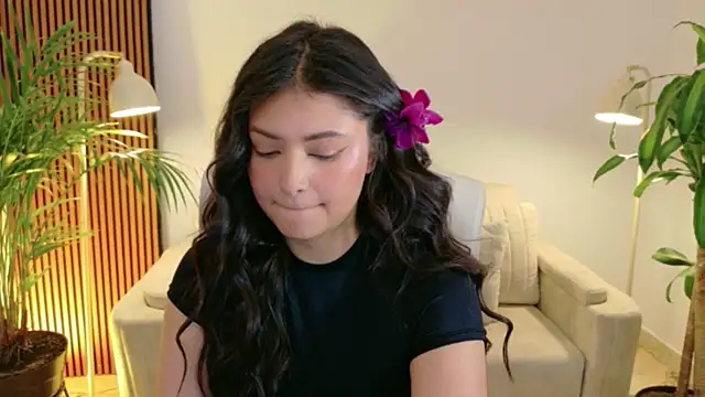 victoria___moon body oil cam room