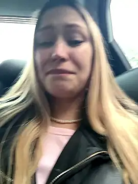 blonde_exe webcam