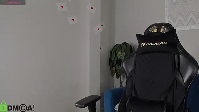 Aisha_Tiffany sloppy deepthroat show