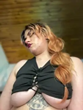 NikkiNix webcam