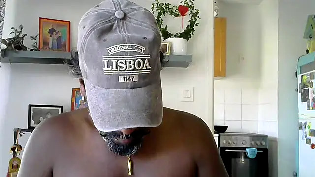 frenchblackc31 webcam