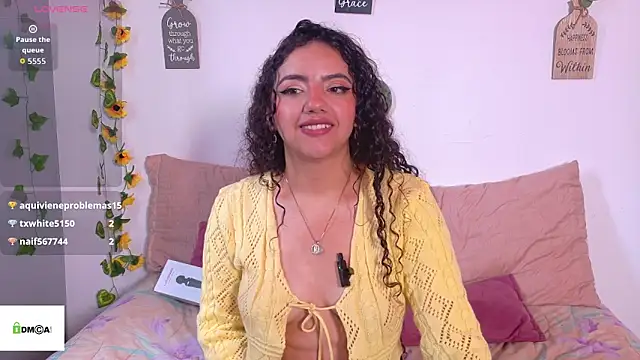 emiily_curly webcam