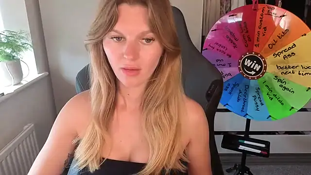Lilly-Luscious webcam
