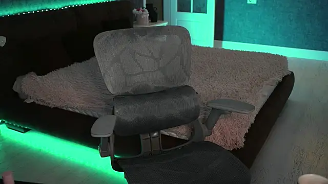 LisaElfy webcam