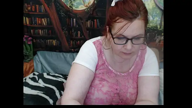 PlayfullMature webcam