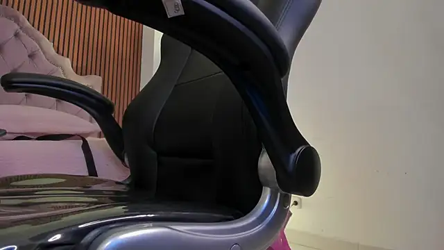 CarolineFyre webcam