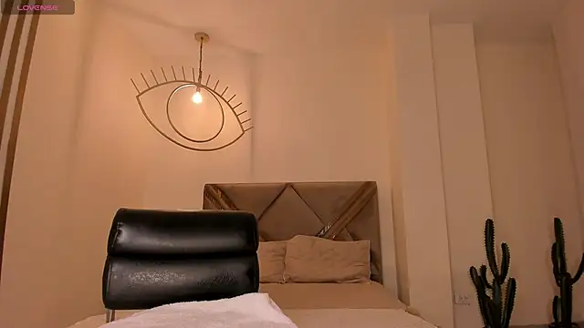 MaryLewis_ webcam